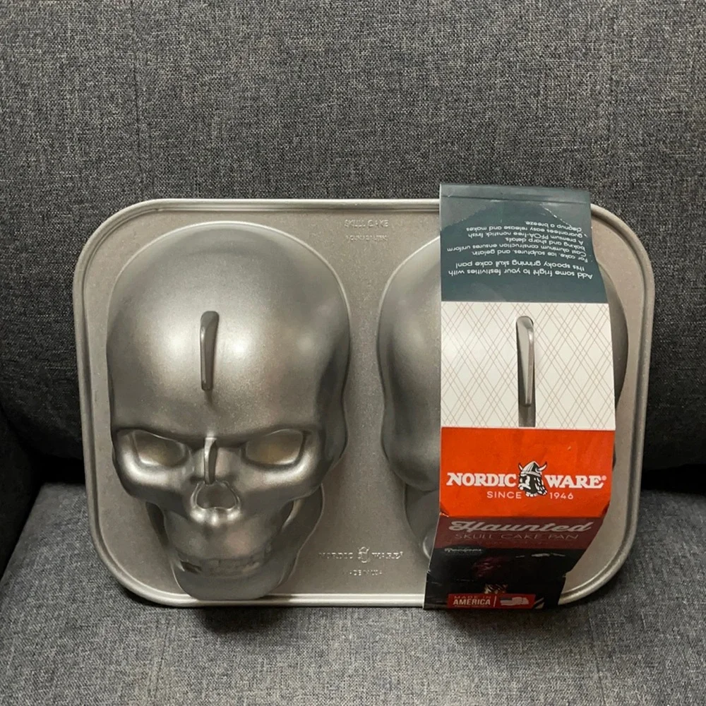 Nordic Ware Haunted Skull Cake Pan